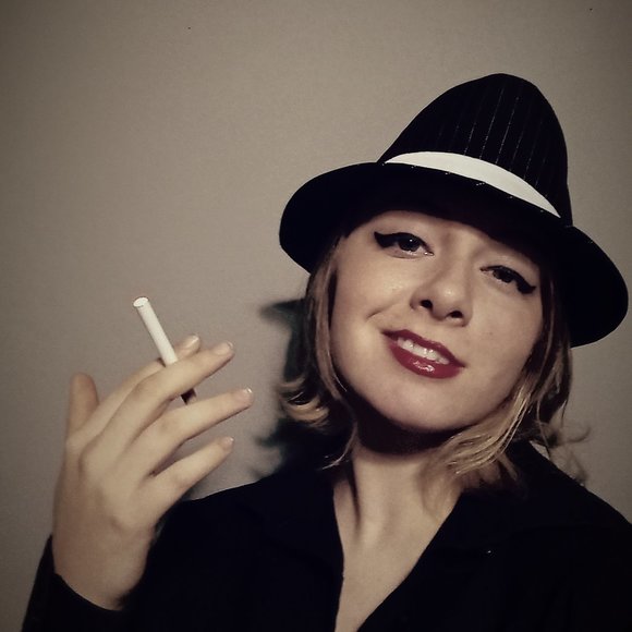 Meet your Posher, Alex - Picture 2 of 8